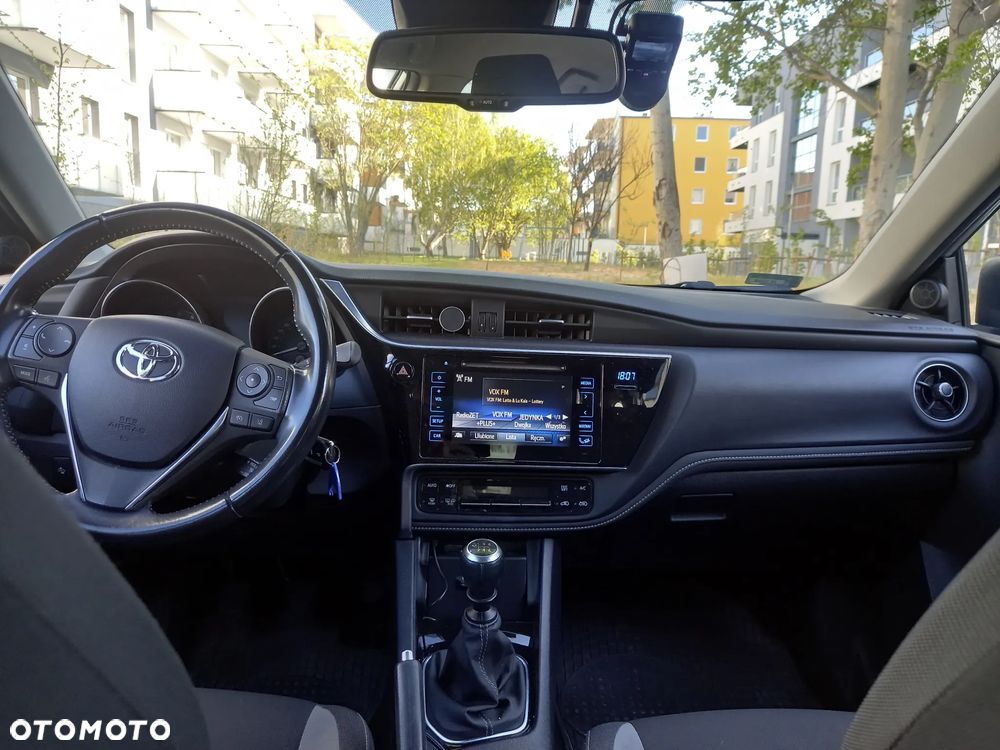 Toyota Auris 1.6 Premium - 7
