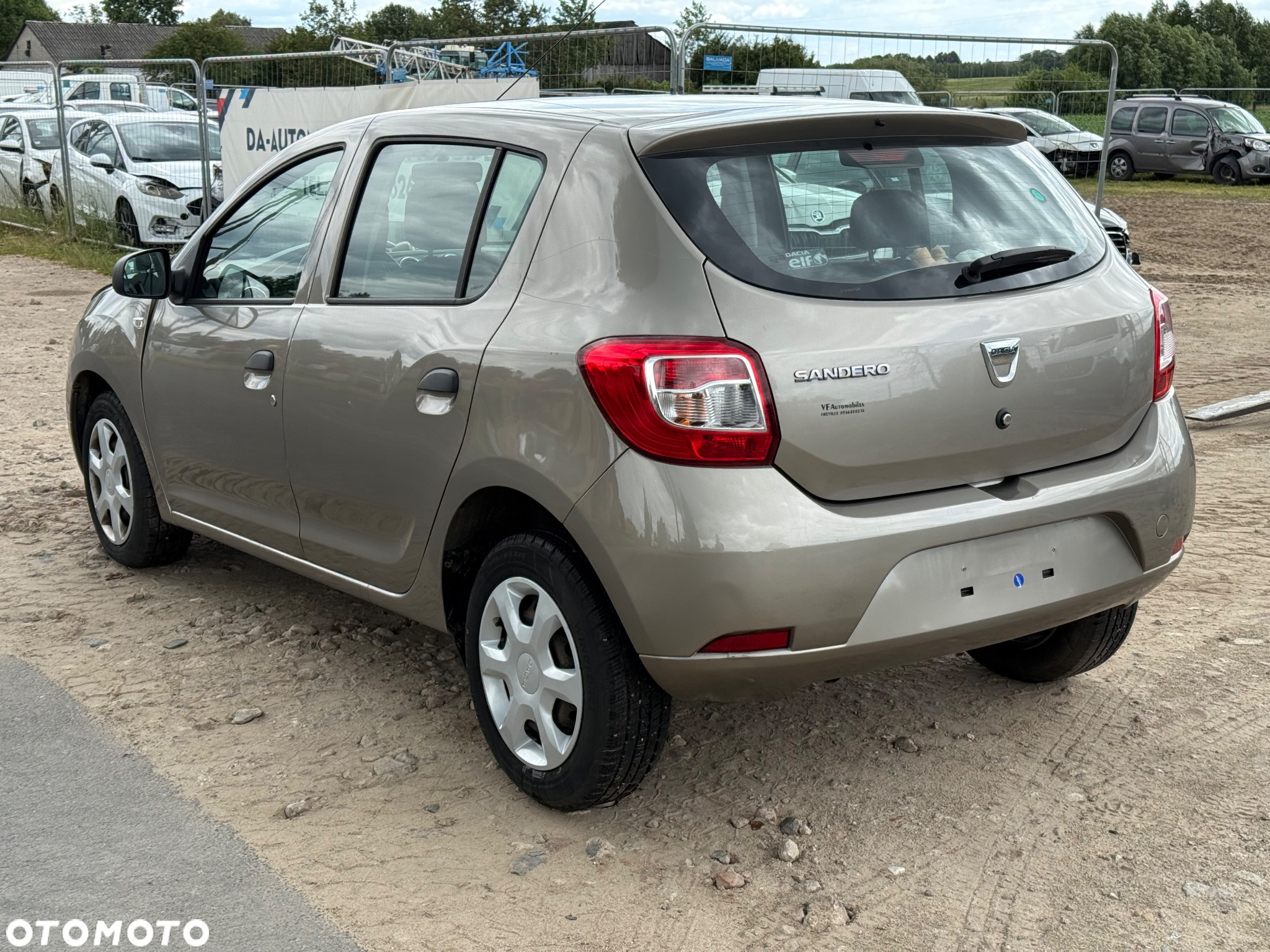 Dacia Sandero 1.2 16V 75 Laureate - 7