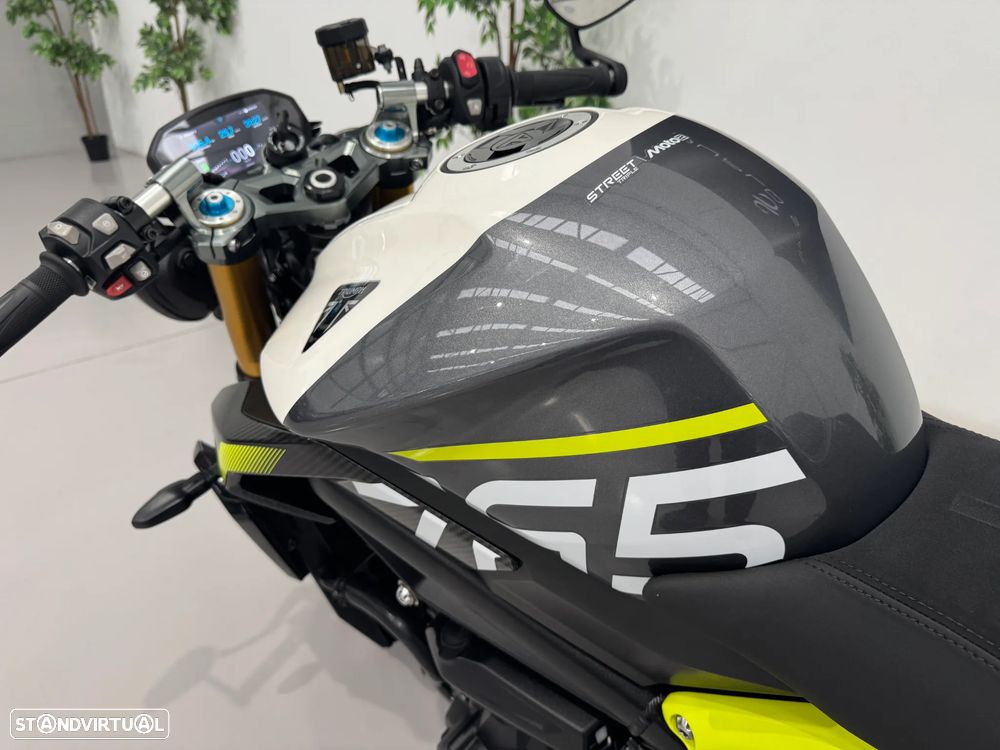 Triumph Street Triple 765 Moto2 - 6