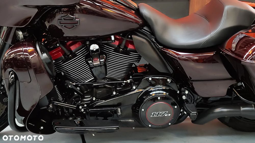 Harley-Davidson CVO Street Glide - 21