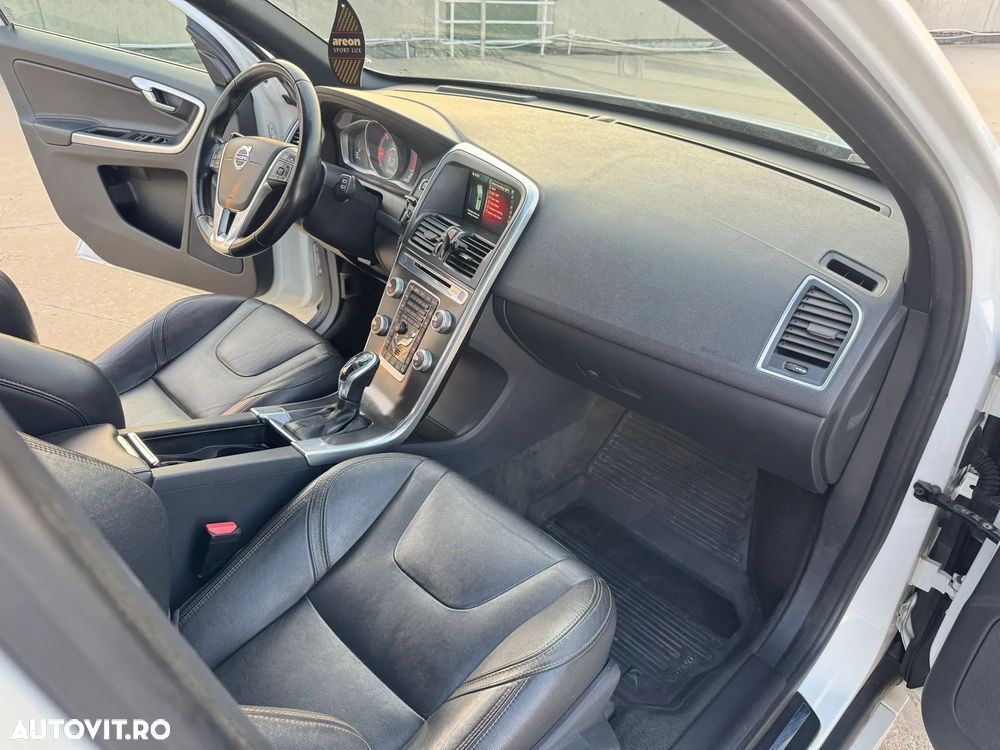 Volvo XC 60 D4AWD Kinetic - 17