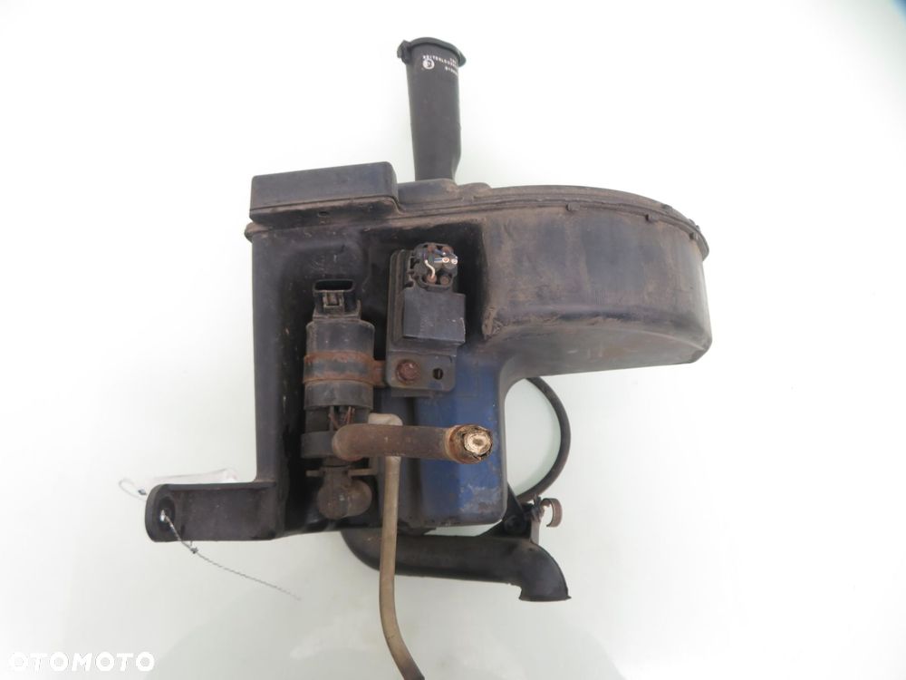 ZBIORNICZEK SPRYSKIWACZY LEXUS IS I 060351981 0602103960 - 8