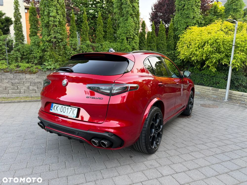 Alfa Romeo Stelvio - 8