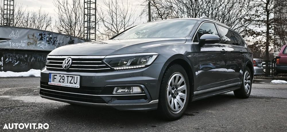 Volkswagen Passat - 1