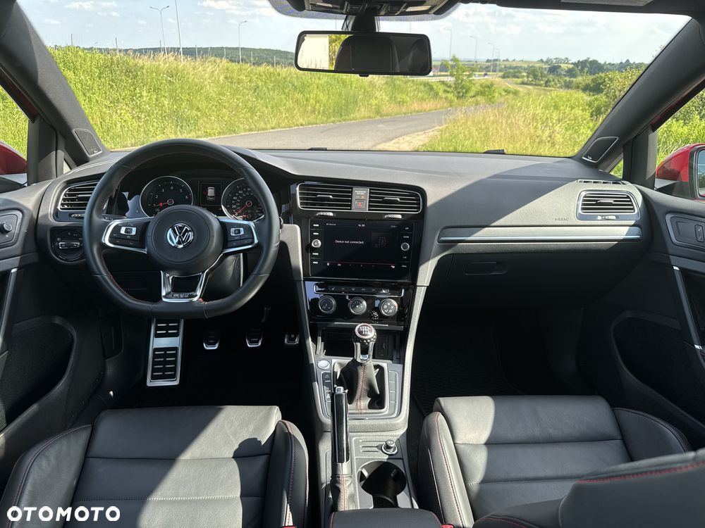 Volkswagen Golf - 12