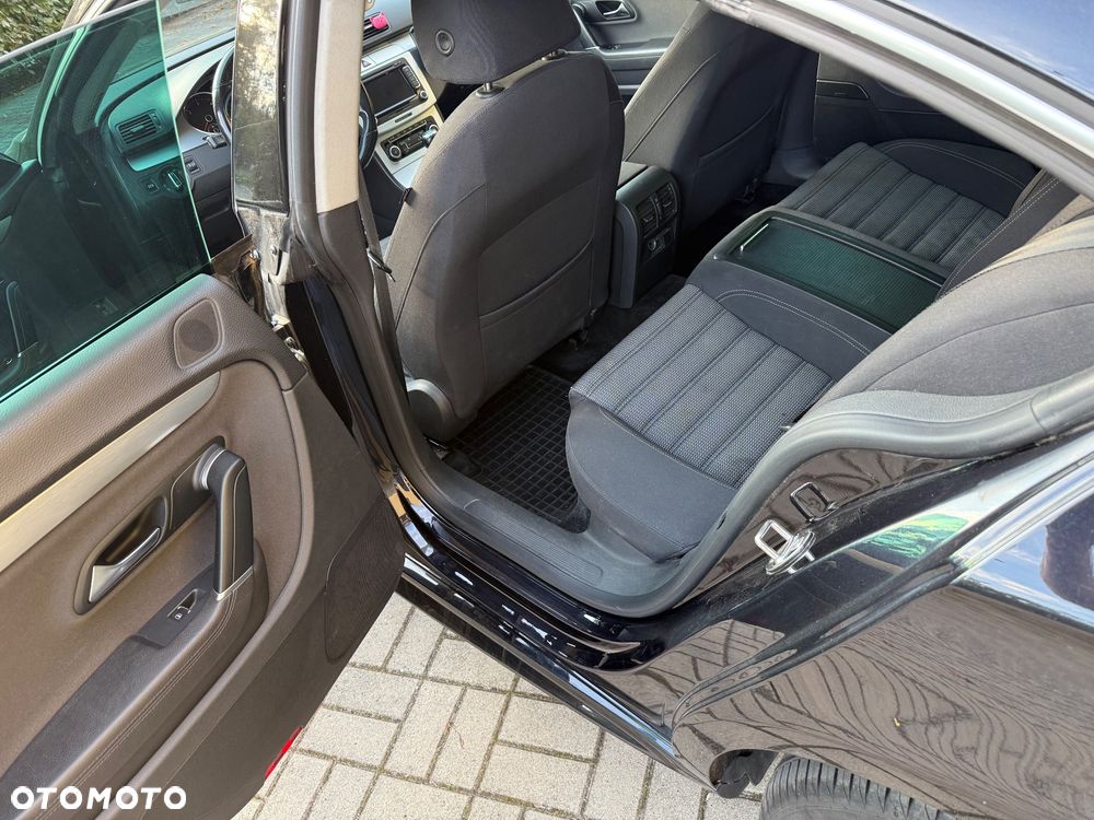 Volkswagen Passat 2.0 TDI Comfortline R-Style - 17