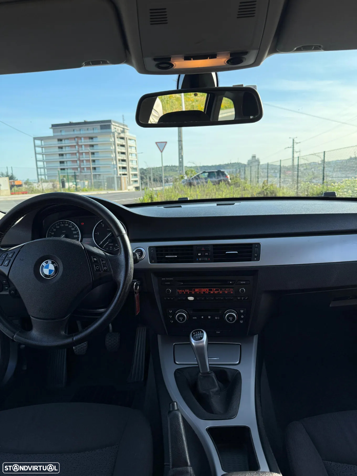 BMW 318 d Touring - 10