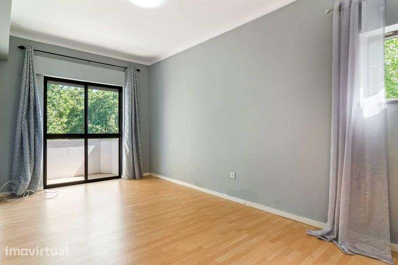 Vende-se T3 em Cruz de Pau - Grande imagem: 2/11