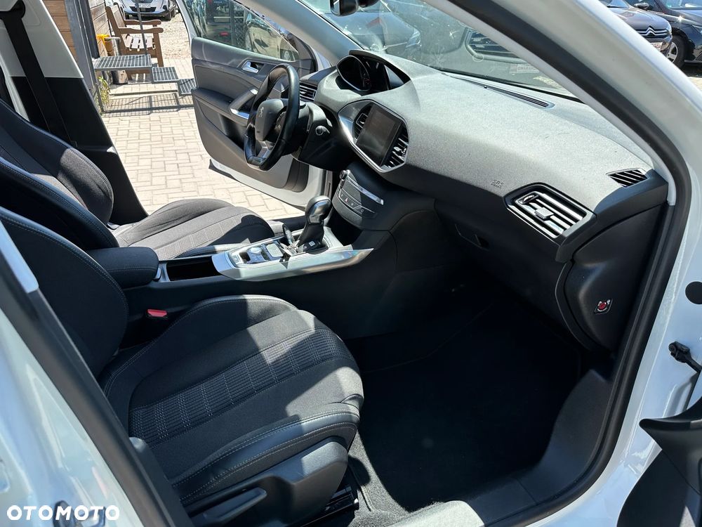 Peugeot 308 - 24
