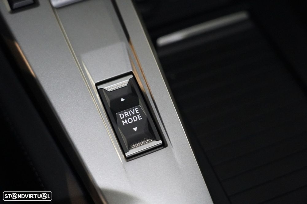 Peugeot e-308 54 kWh Allure - 29