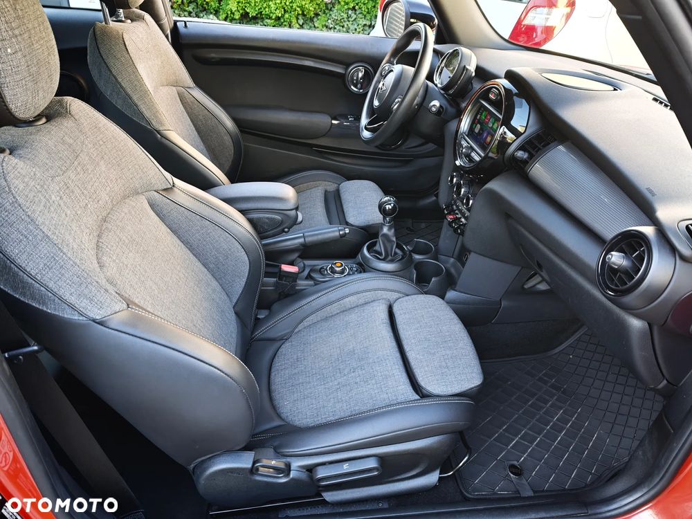 MINI Cooper Essential Trim - 12