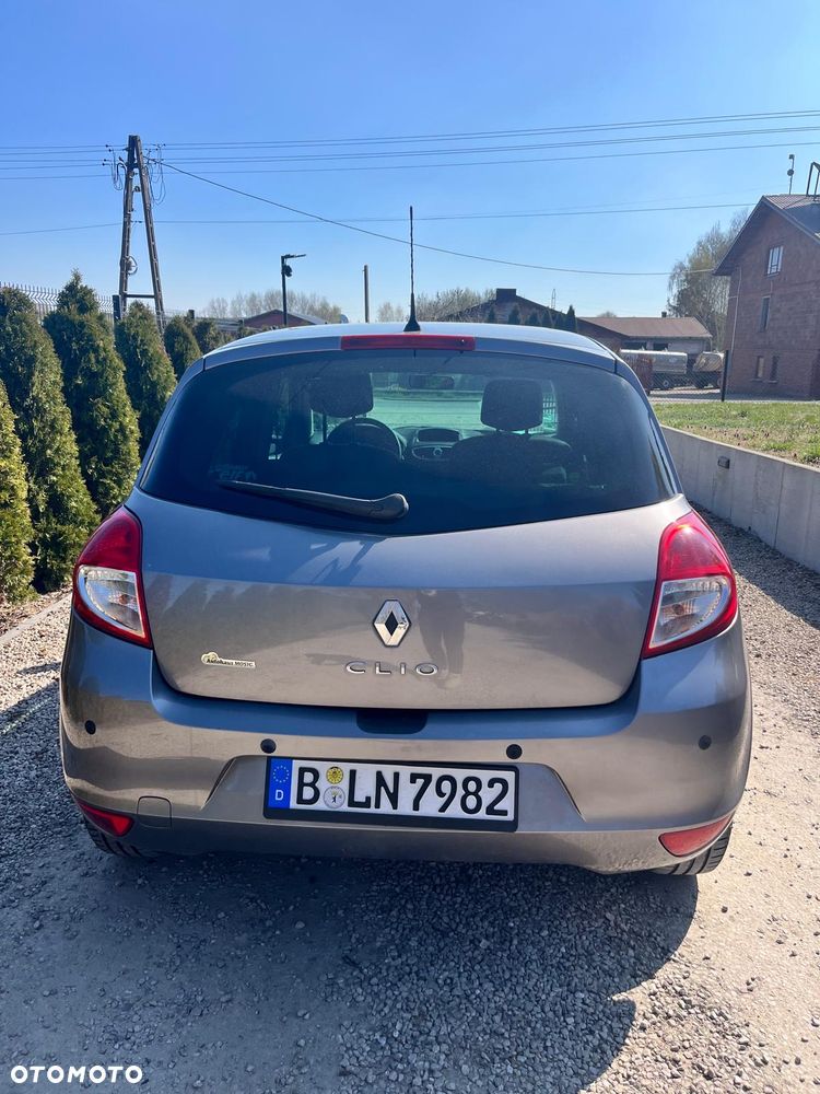 Renault Clio 1.2 16V Exception - 8
