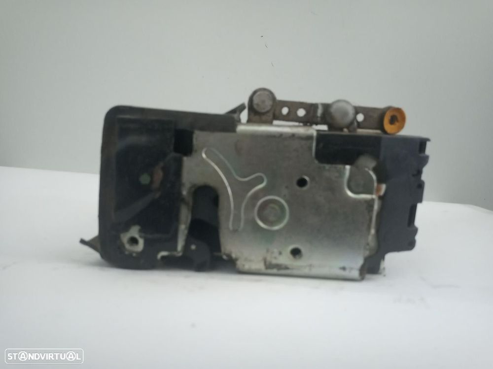 FECHADURA PORTA TRASEIRA DIREITA FORD FIESTA V 2007 - - 3