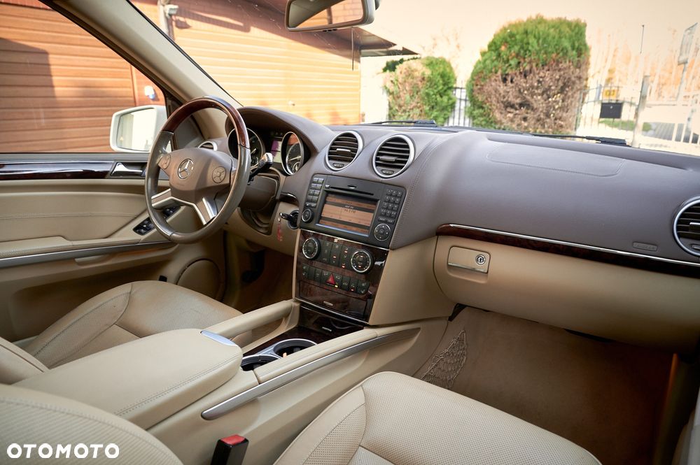 Mercedes-Benz GL 450 4Matic 7G-TRONIC - 30