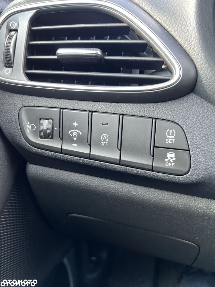 Hyundai i30 1.5 DPI Modern - 11