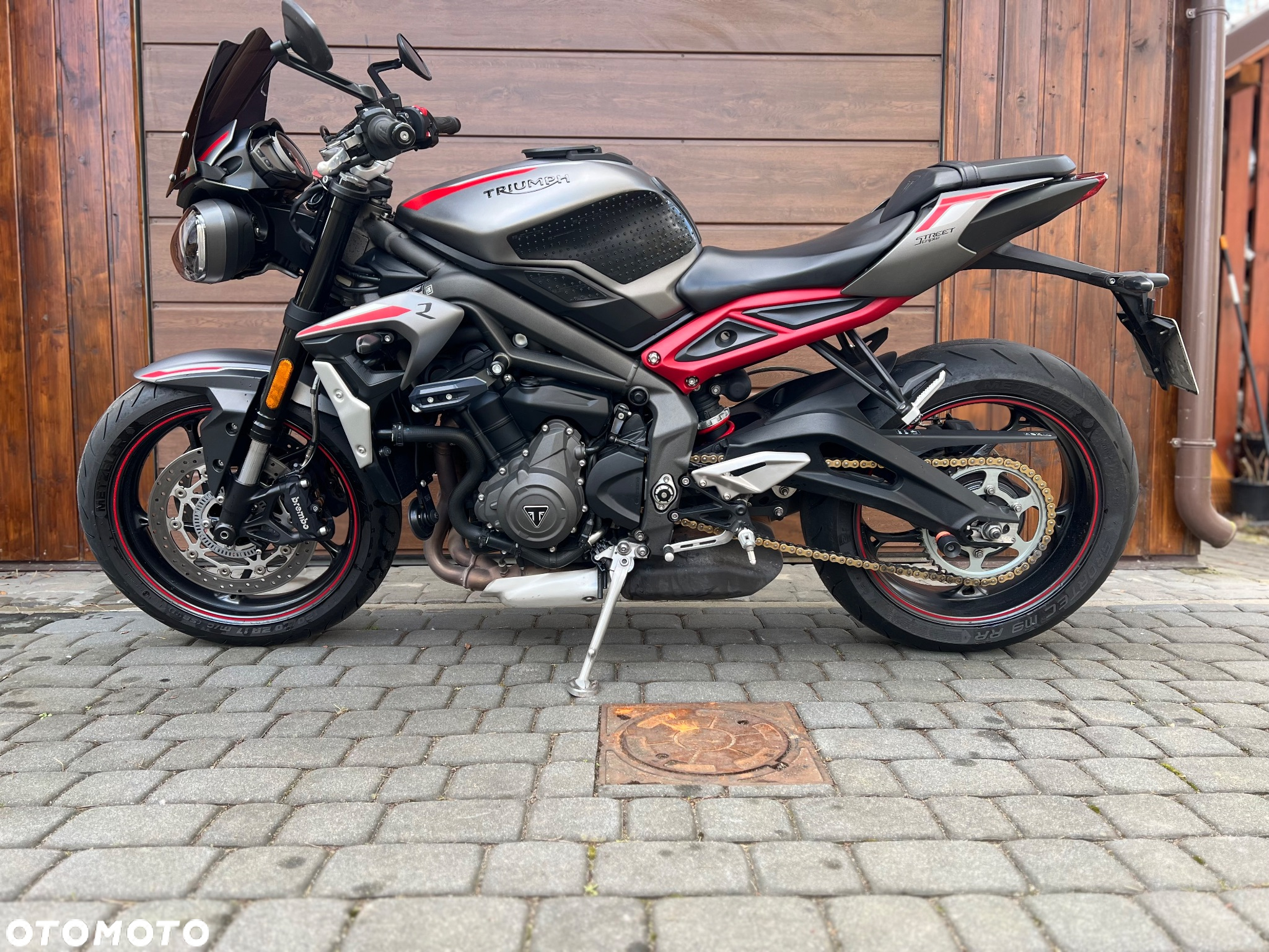 Triumph Street Triple - 8