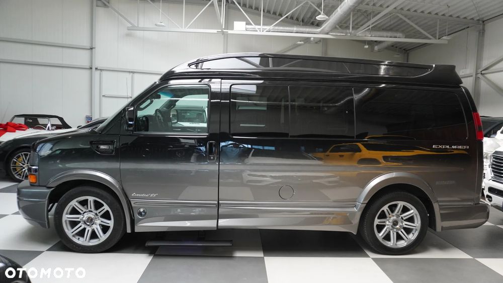 Chevrolet Express - 21