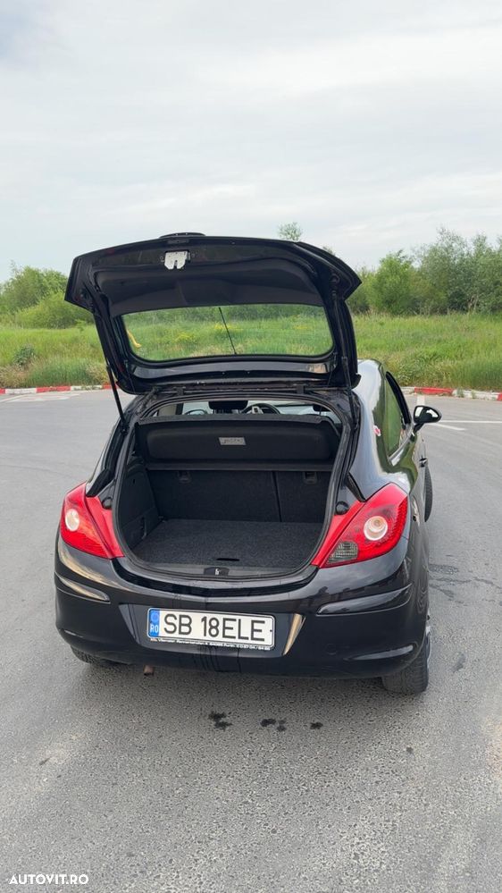 Opel Corsa 1.2i Cosmo - 7