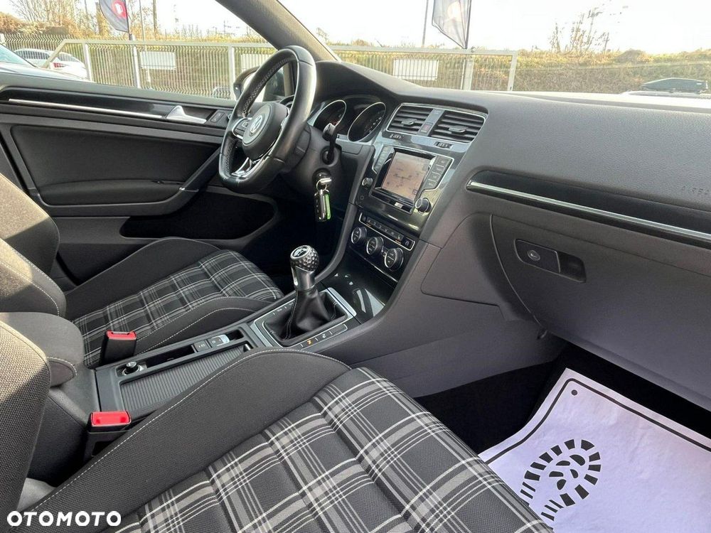 Volkswagen Golf 2.0 TDI BMT GTD - 24