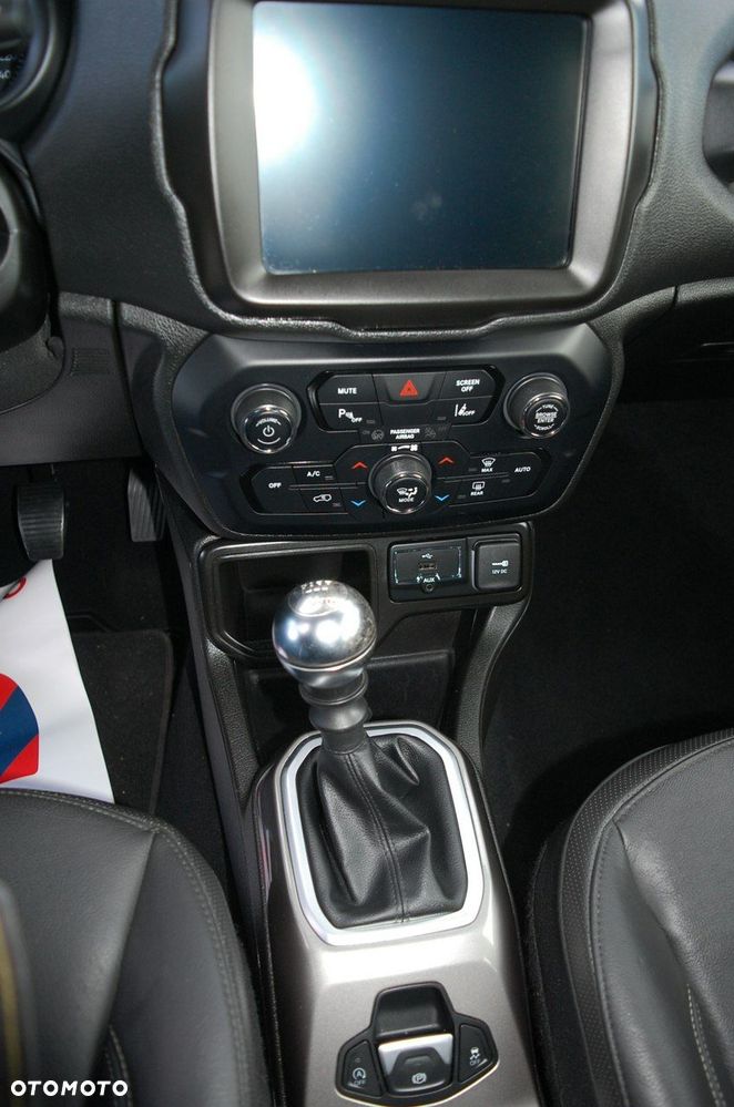 Jeep Renegade - 24