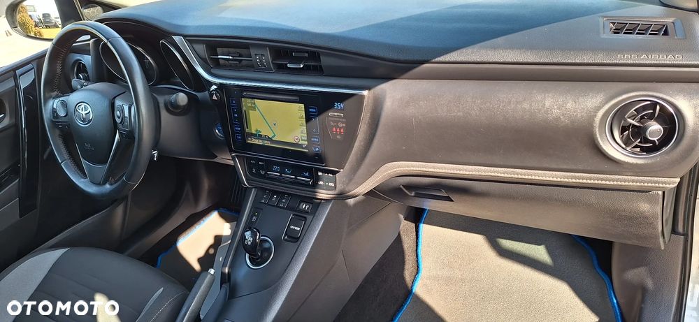 Toyota Auris - 15