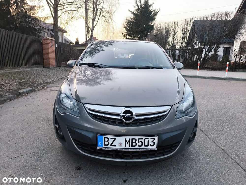 Opel Corsa 1.2 16V Cosmo - 2
