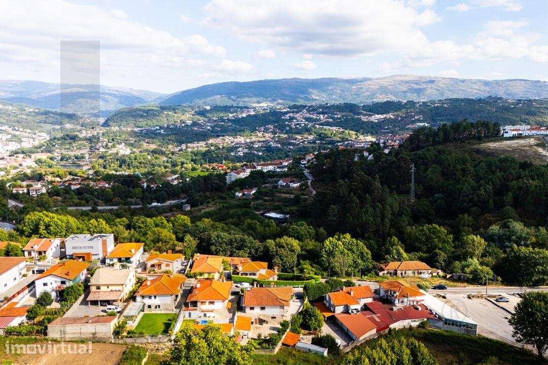 Moradia T4 com terreno em Fregim, Amarante - Grande imagem: 4/51