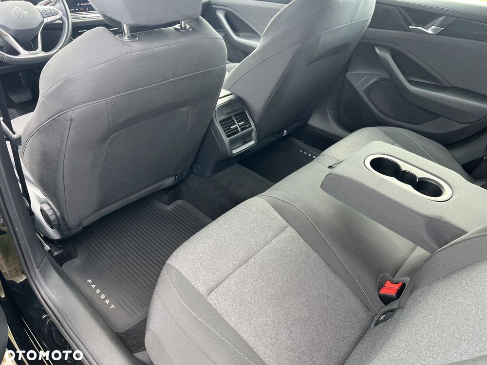 Volkswagen Passat - 28