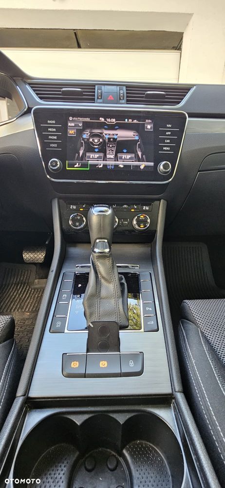 Skoda Superb 2.0 TDI SCR Style DSG - 8