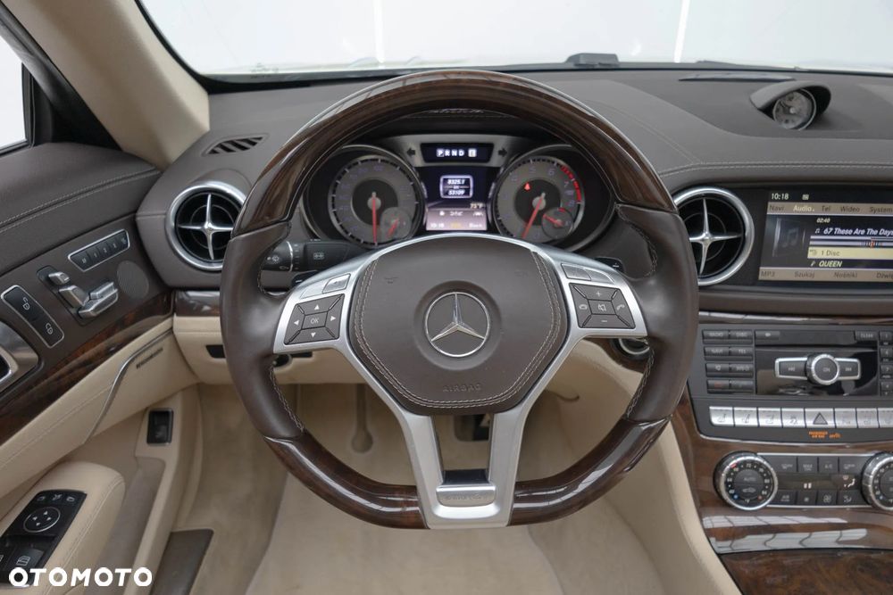 Mercedes-Benz SL - 23