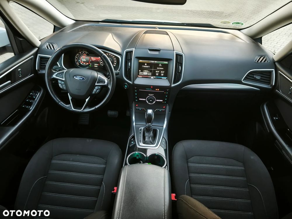 Ford Galaxy - 22