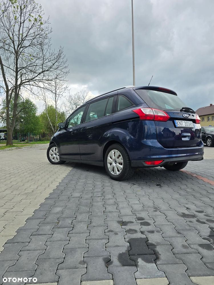 Ford Grand C-MAX - 26