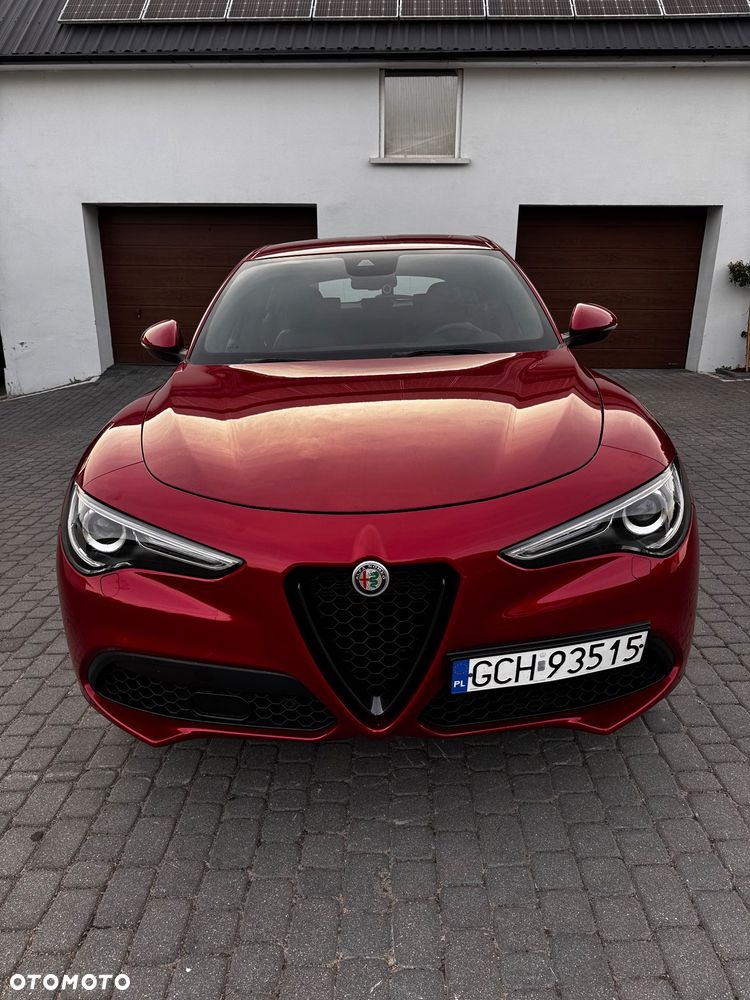 Alfa Romeo Stelvio - 1