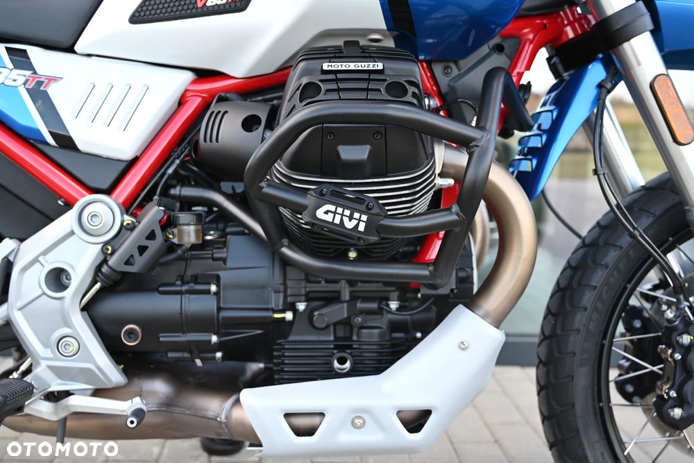 Moto Guzzi V85 - 11