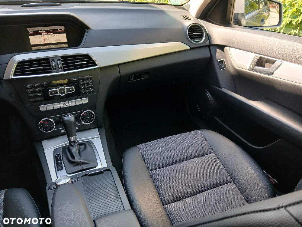 Mercedes-Benz Klasa C 200 7G-TRONIC Avantgarde Edition - 23