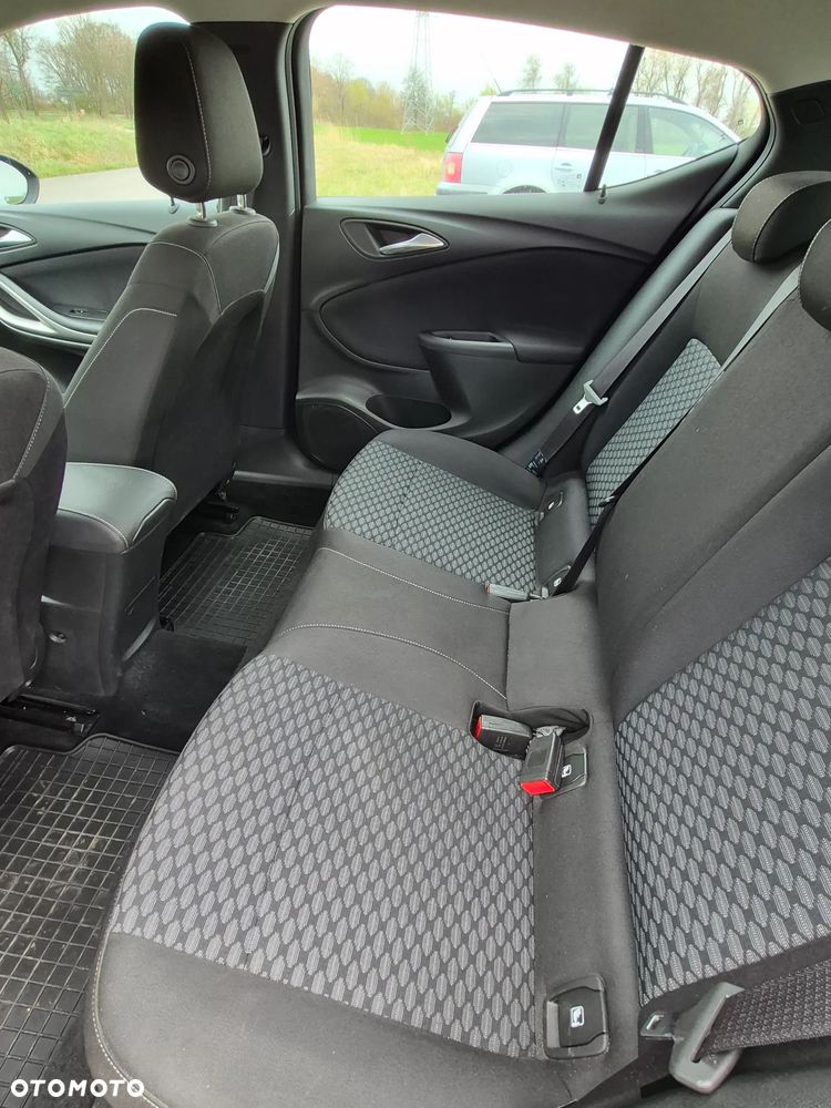 Opel Astra 1.2 T Edition S&S - 8