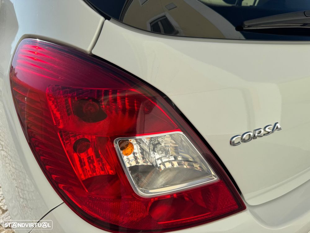 Opel Corsa 1.2 Cosmo - 32