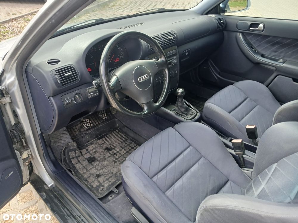 Audi A3 3-drzwiowe 1.6 S Line Sportpaket plus - 4