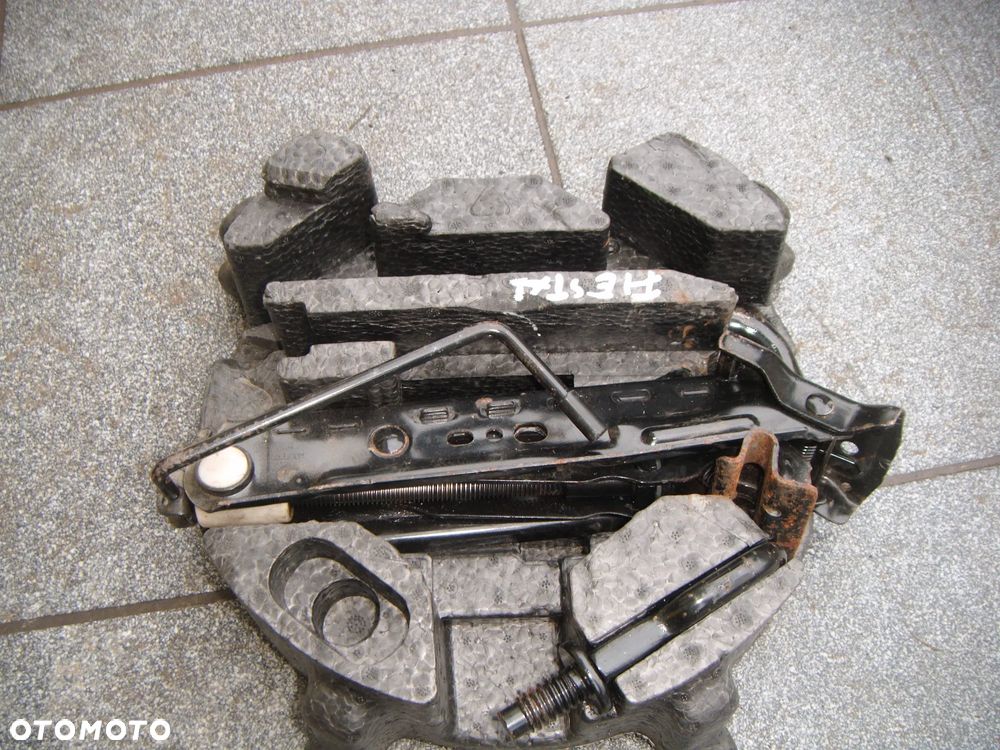 ford fiesta mk6 07r lewarek podnoszenia auta z hakiem i kluczem - 1