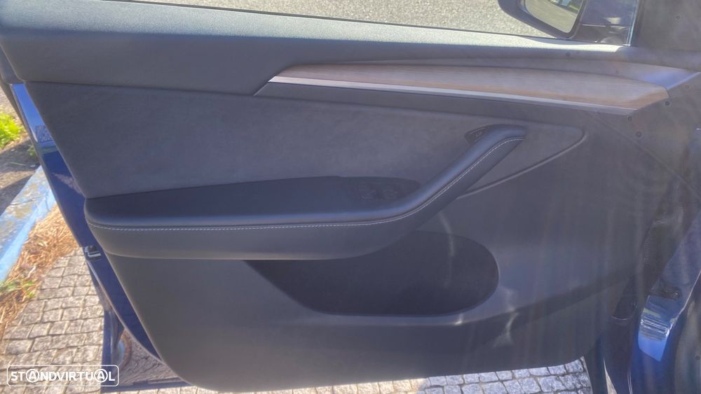 Tesla Model Y Long Range Tração Integral - 22