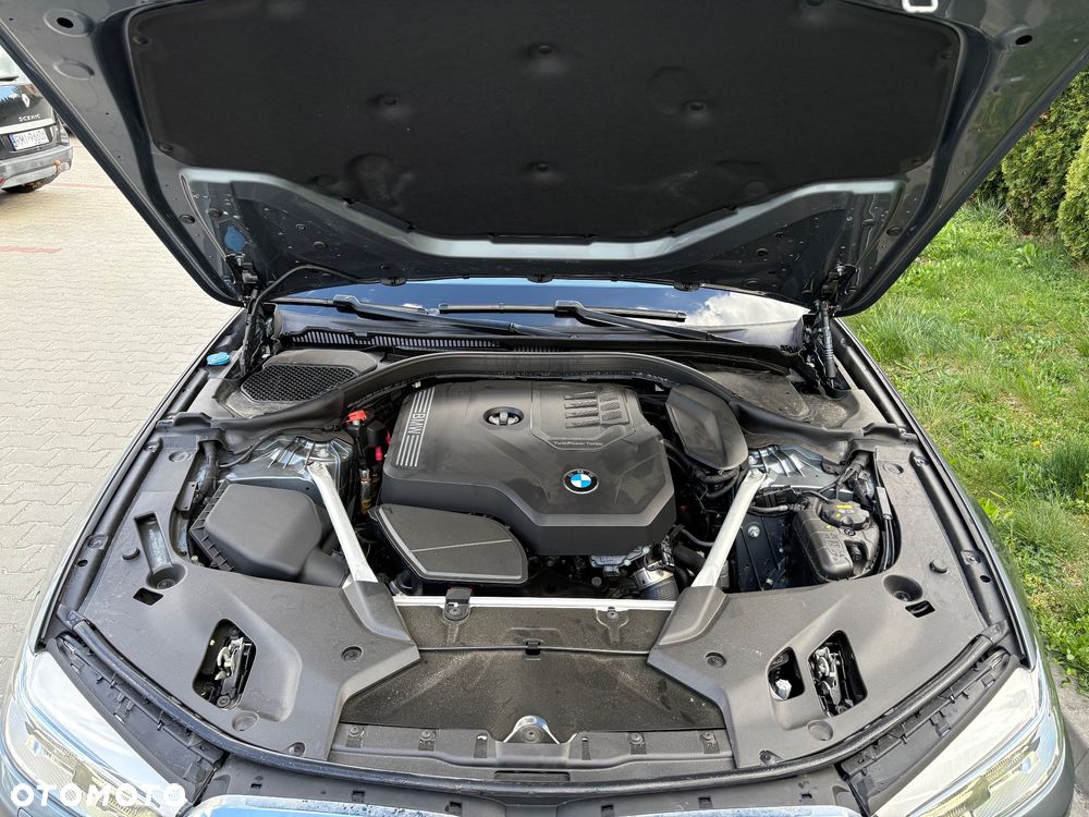 BMW Seria 5 520i Sport Line - 17