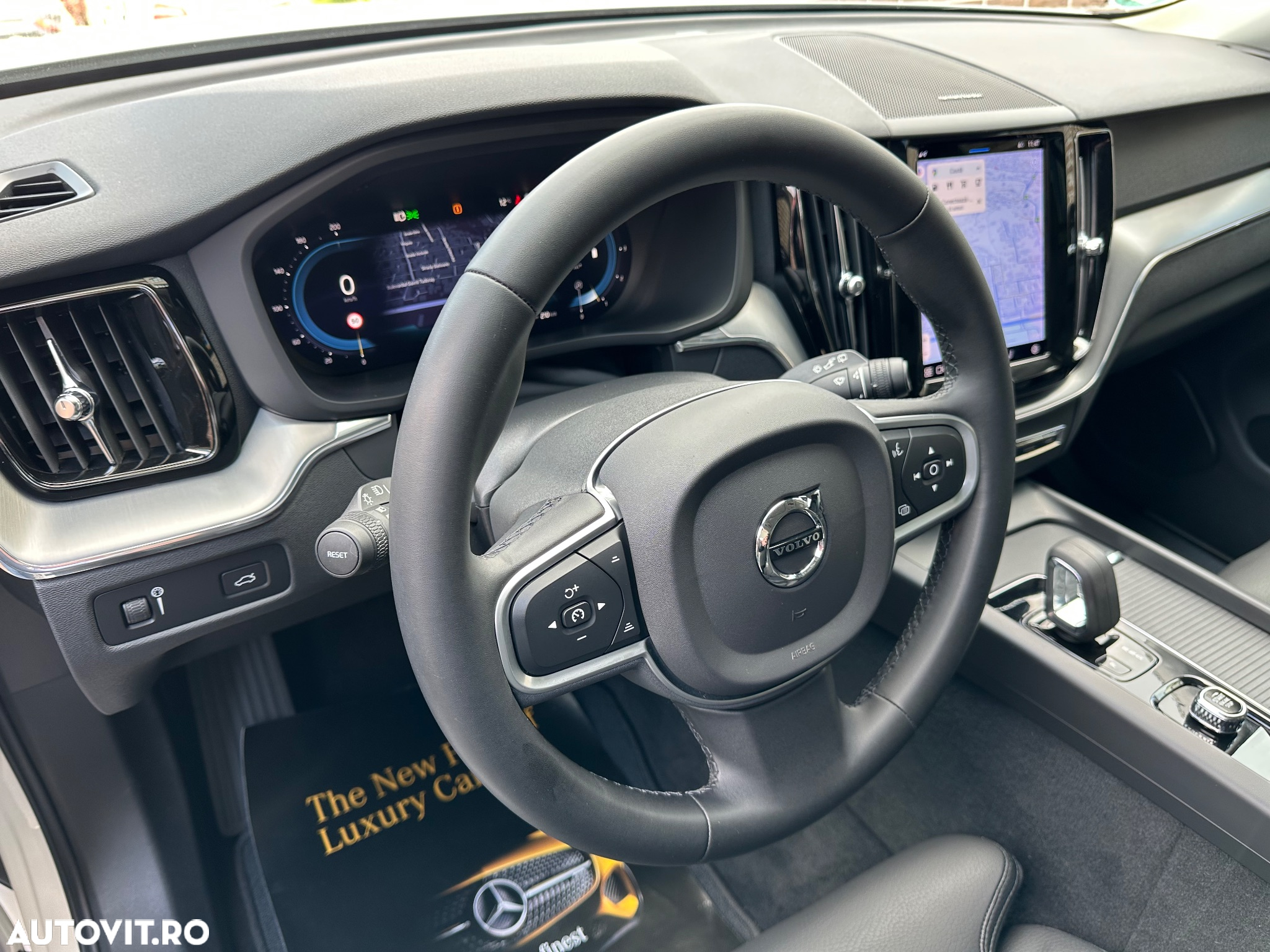 Volvo XC 60 B4 MHEV AT8 FWD Momentum Pro - 11