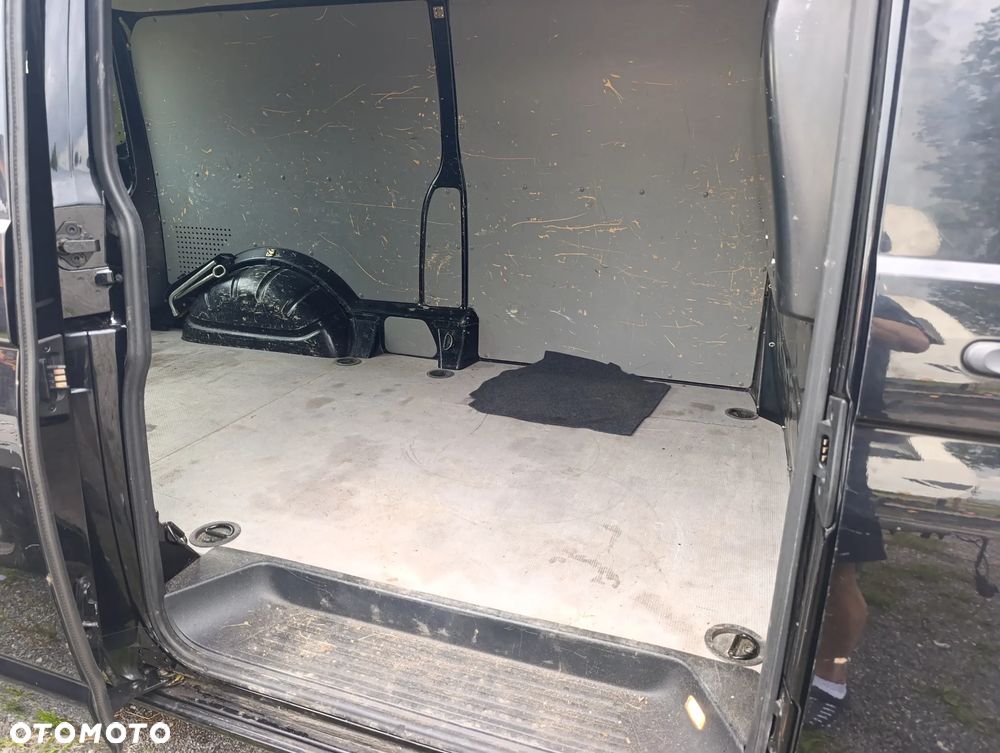 Volkswagen Transporter - 22