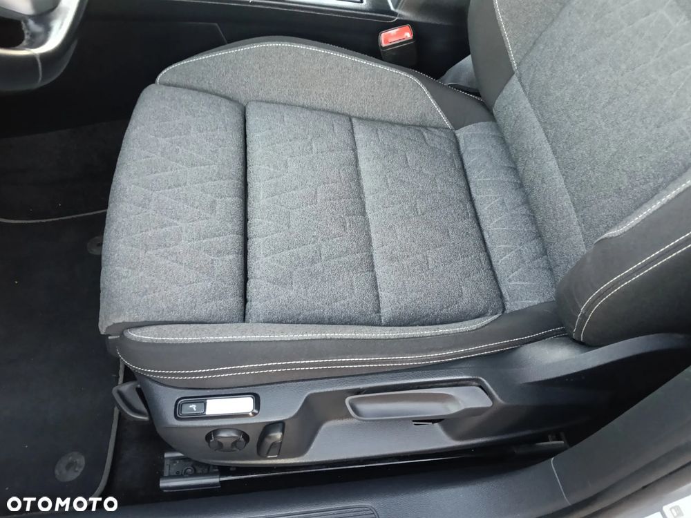 Volkswagen Passat 2.0 TDI SCR DSG Business - 10