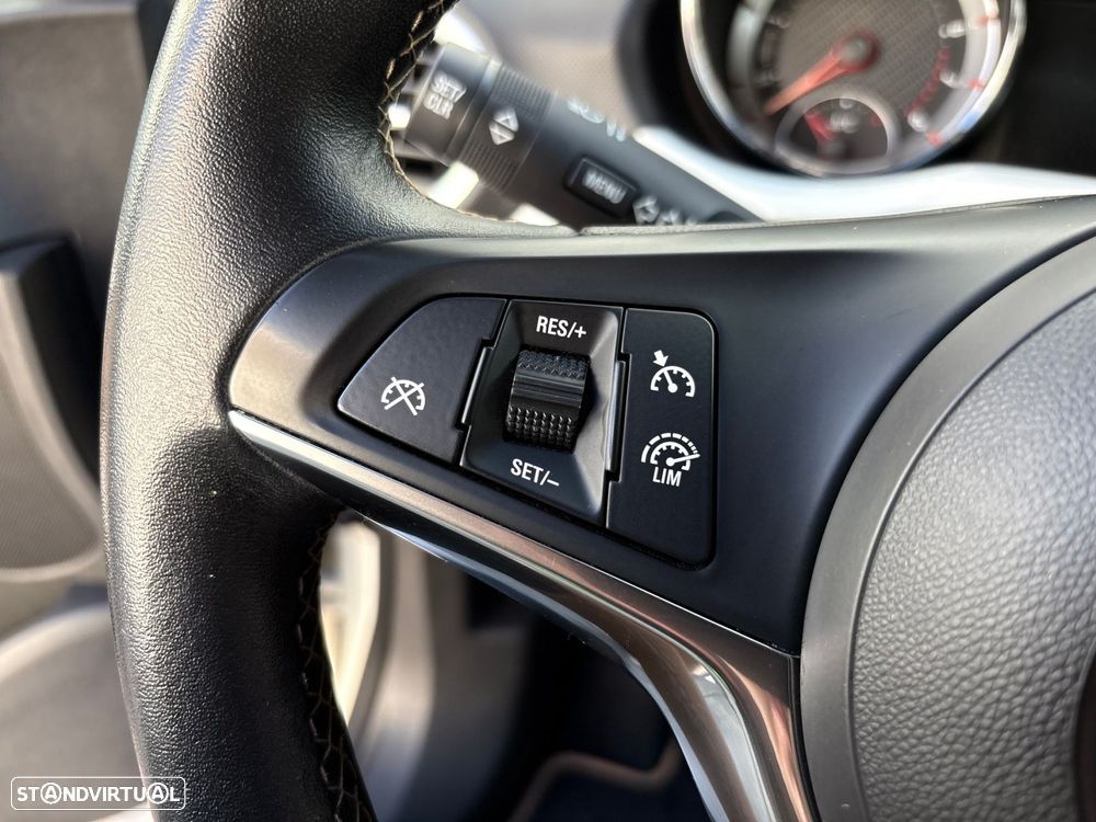 Opel Adam 1.0 T Rocks - 11