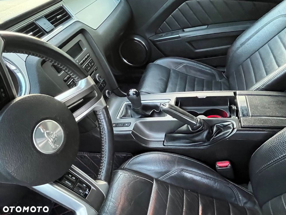 Ford Mustang - 8