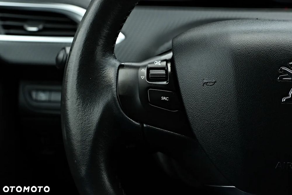 Peugeot 208 1.2 PureTech Style - 22