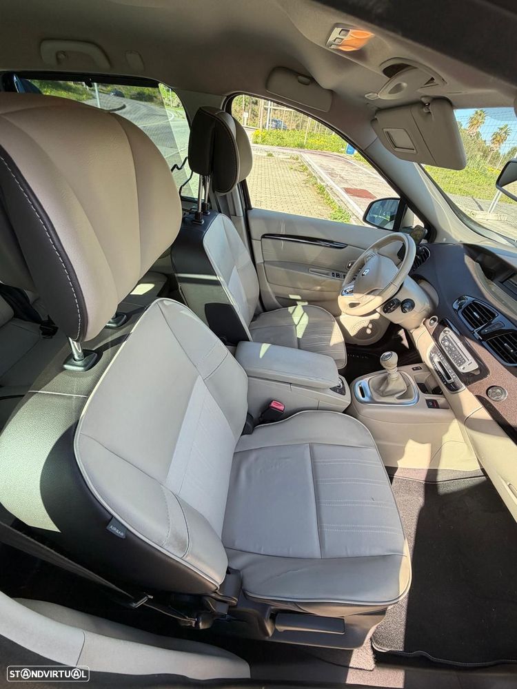 Renault Grand Scénic - 8