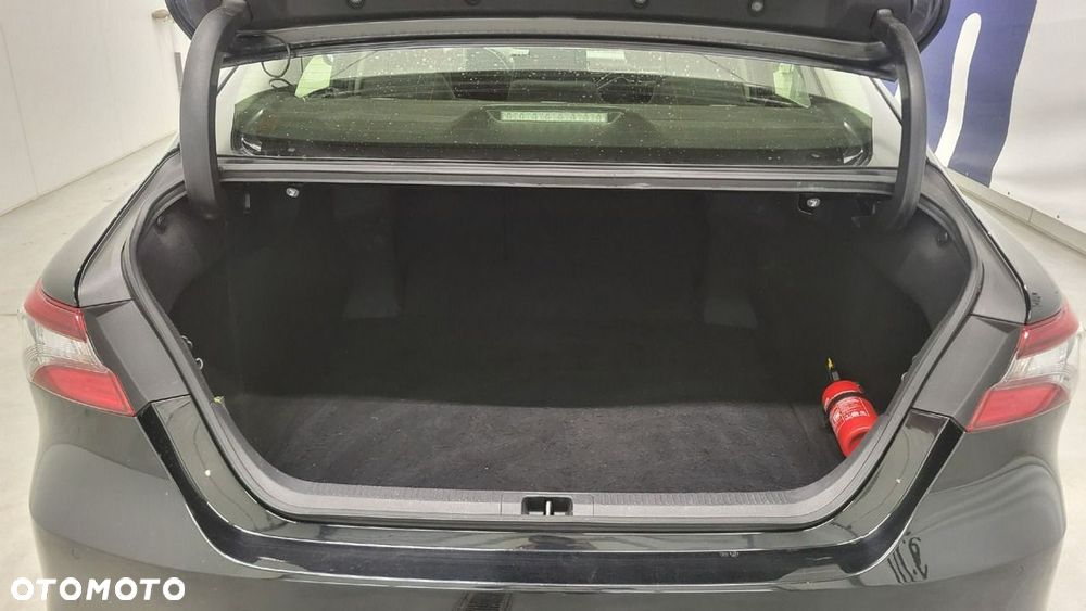 Toyota Camry - 20