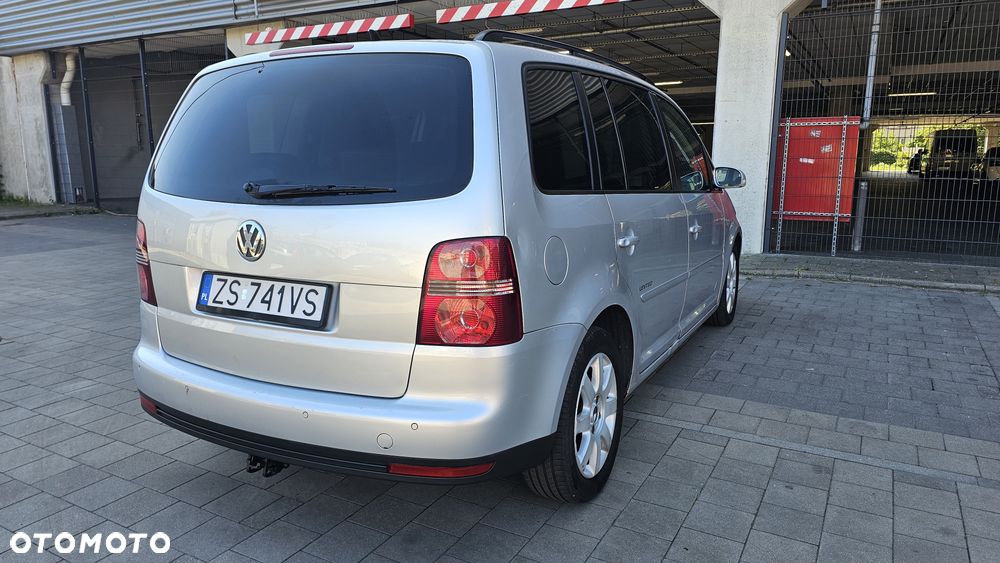 Volkswagen Touran - 6